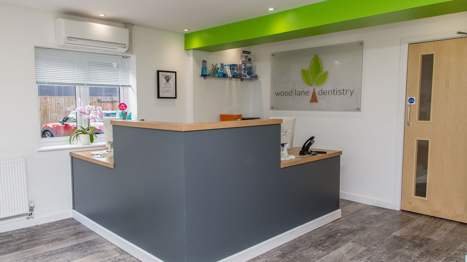 <h1>FREE dental implant consultations in Reading</h1><h2>Book your dental implant consultation today</h2>